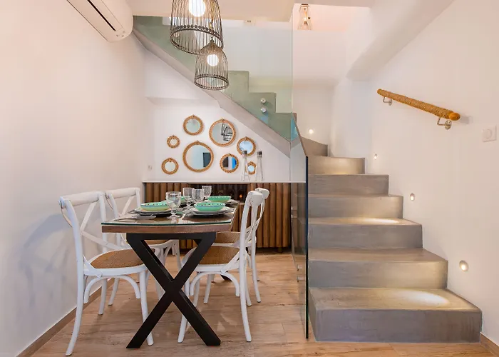 Allure With Jacuzzi And Acropolis View!!! 빌라 *