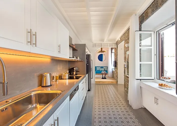 Allure With Jacuzzi And Acropolis View!!! 빌라 *